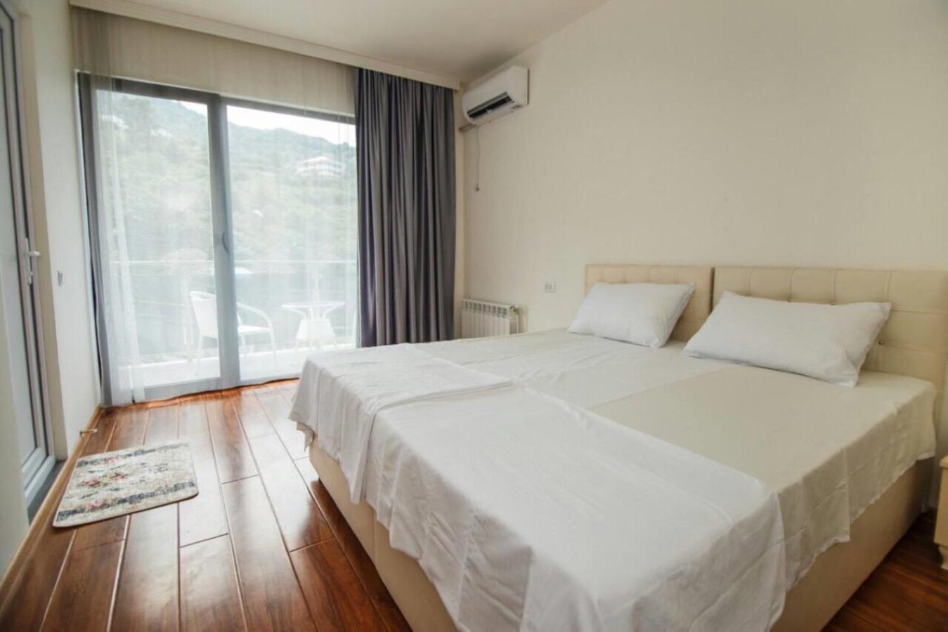 Hotel Ararat 高尼奥 外观 照片