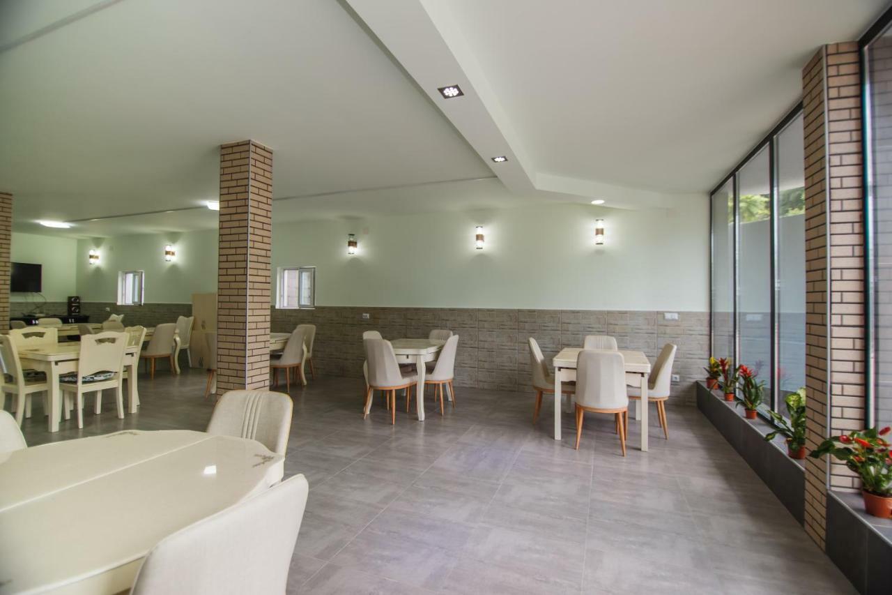 Hotel Ararat 高尼奥 外观 照片